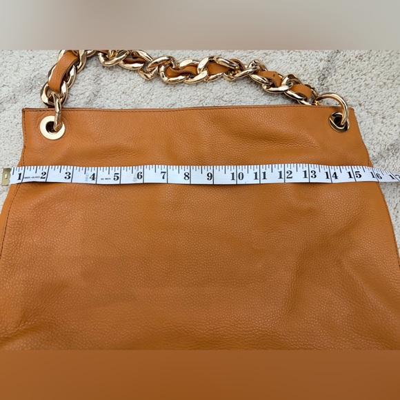 Mark & Graham Tan Leather Shoulder Bag with Gold Chain and Two Additional Straps - Picture 6 of 8